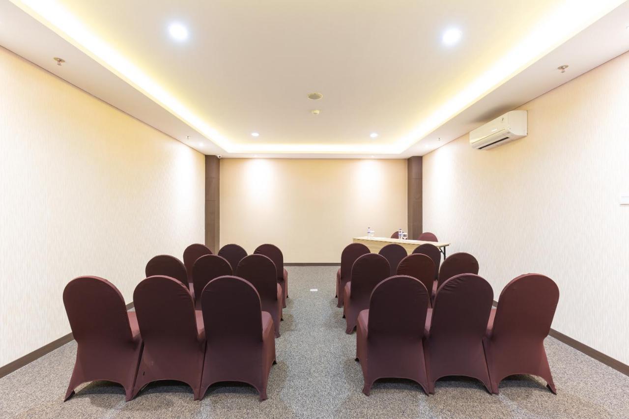 Great Diponegoro Hotel Surabaya Buitenkant foto