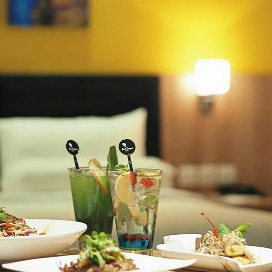 Great Diponegoro Hotel Surabaya Buitenkant foto